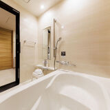 Bathroom (universal room)