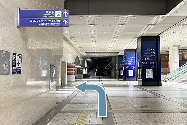 左側の壁沿いに進み、PORTAに入ります。